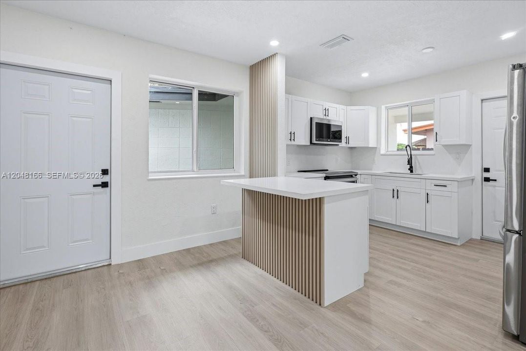 En Venta: $589,900 (3 camas, 2 baños, 1429 Pies cuadrados)