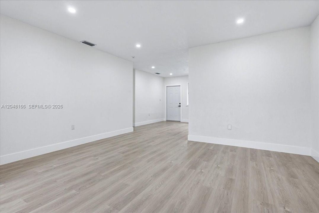 En Venta: $589,900 (3 camas, 2 baños, 1429 Pies cuadrados)