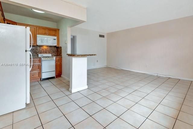 For Rent: $1,650 (1 beds, 1 baths, 583 Square Feet)