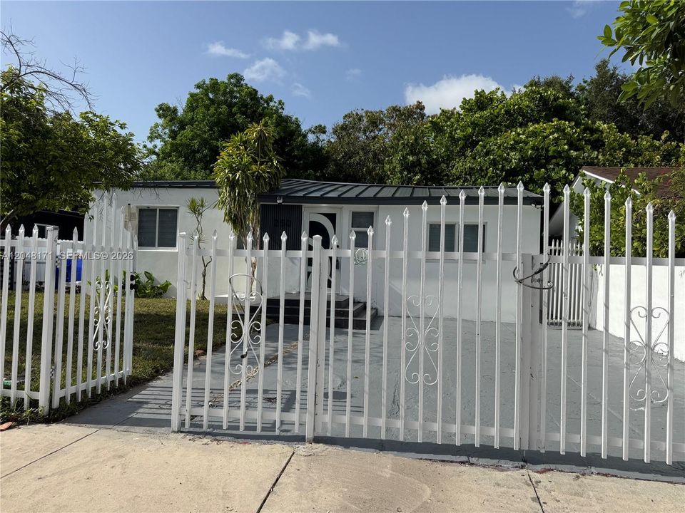 EXTERIOR FRONT
