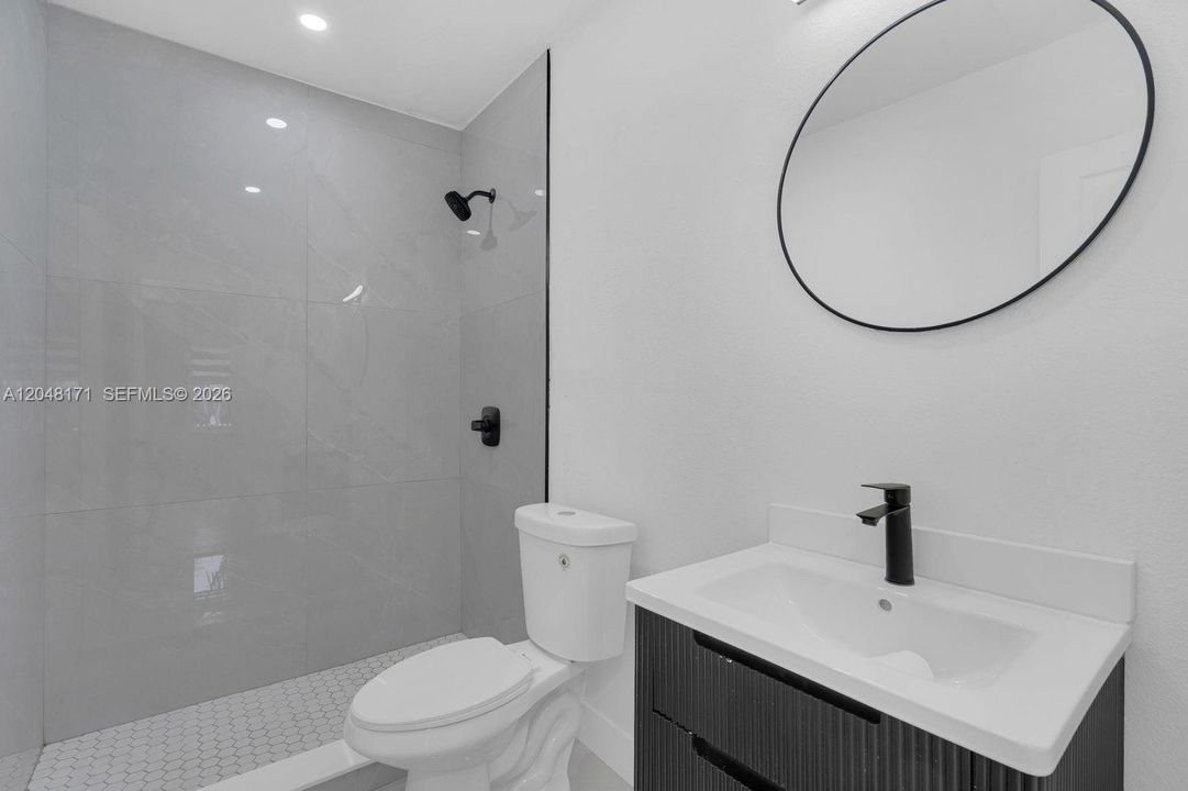 BATHROOM #1