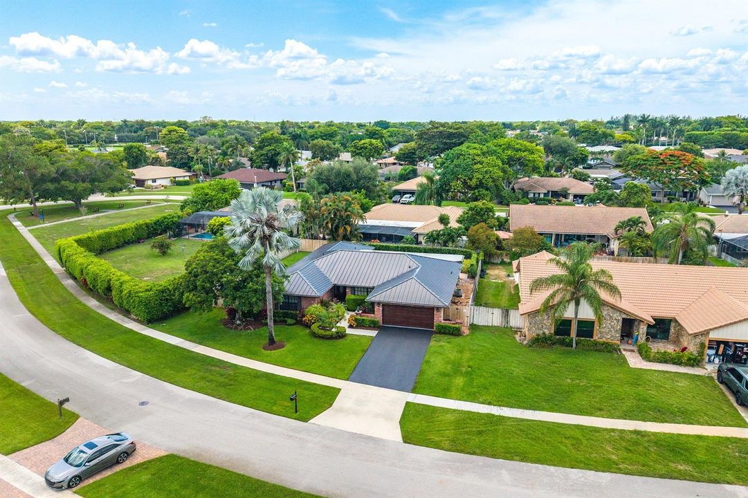 048-21155ShadyVistaLane-BocaRaton-FL-334