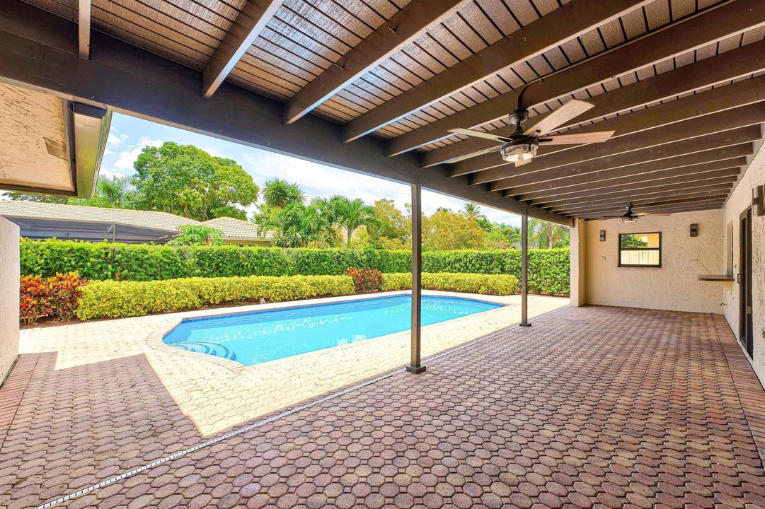 032-21155ShadyVistaLane-BocaRaton-FL-334