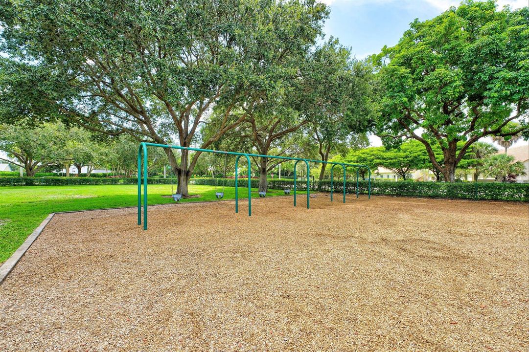 041-21155ShadyVistaLane-BocaRaton-FL-334