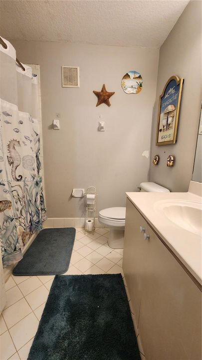 For Sale: $200,000 (3 beds, 2 baths, 1024 Square Feet)