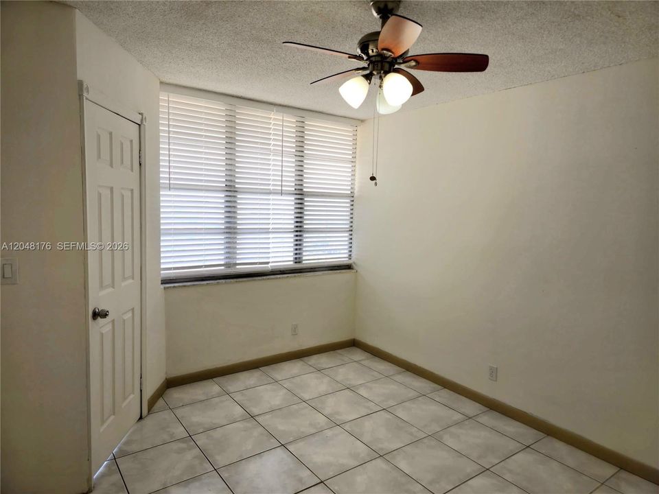 For Rent: $2,200 (3 beds, 2 baths, 1112 Square Feet)