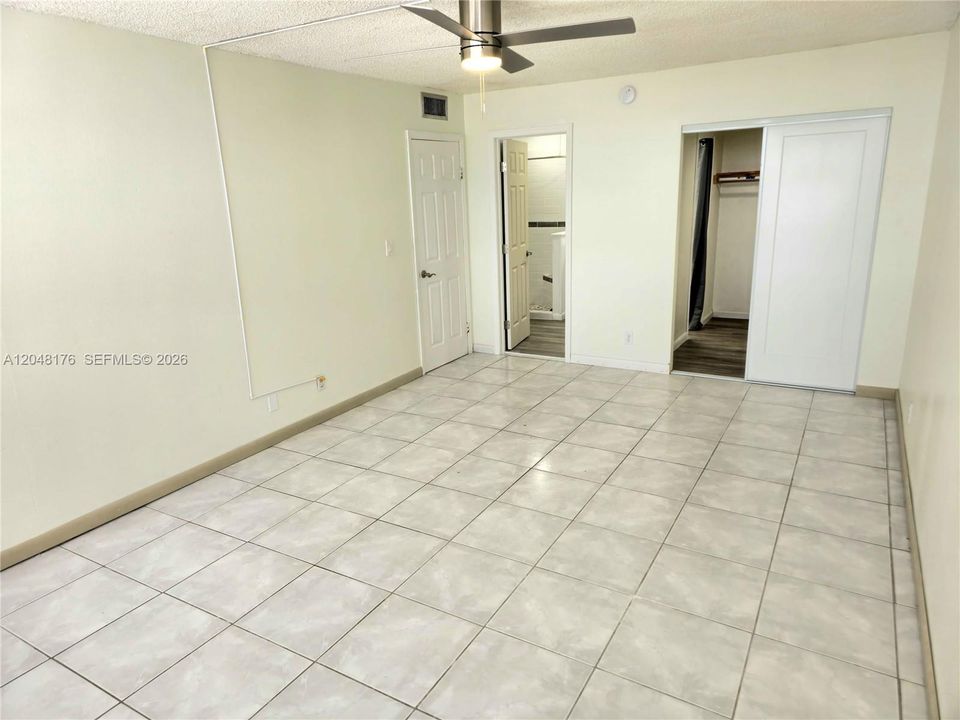 For Rent: $2,200 (3 beds, 2 baths, 1112 Square Feet)