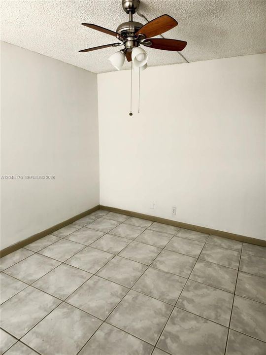 For Rent: $2,200 (3 beds, 2 baths, 1112 Square Feet)