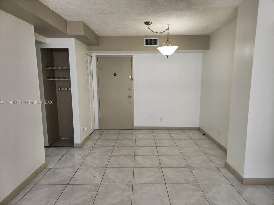For Rent: $2,200 (3 beds, 2 baths, 1112 Square Feet)