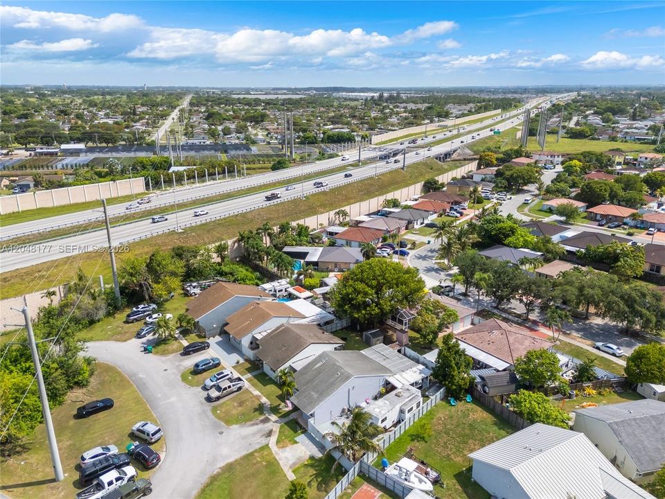 For Sale: $530,000 (2 beds, 2 baths, 1204 Square Feet)