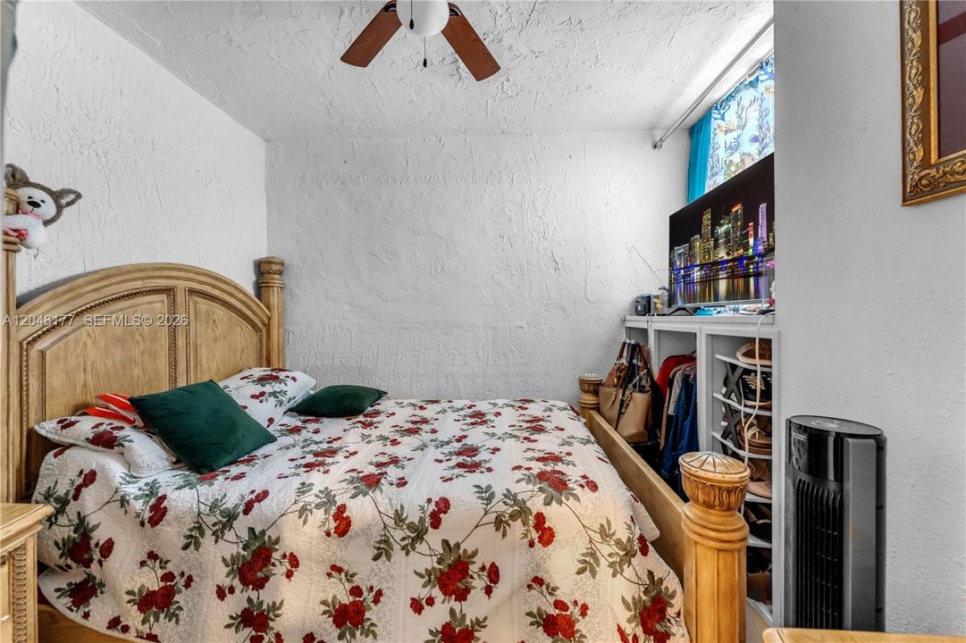 For Sale: $530,000 (2 beds, 2 baths, 1204 Square Feet)