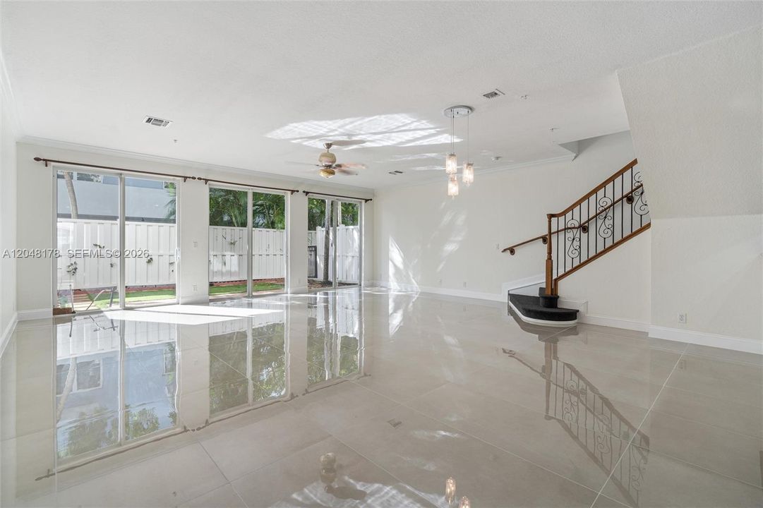 For Rent: $4,900 (3 beds, 3 baths, 2390 Square Feet)