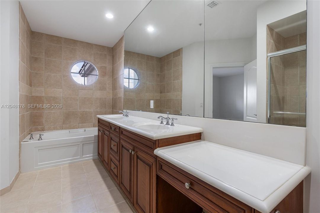 For Rent: $4,900 (3 beds, 3 baths, 2390 Square Feet)