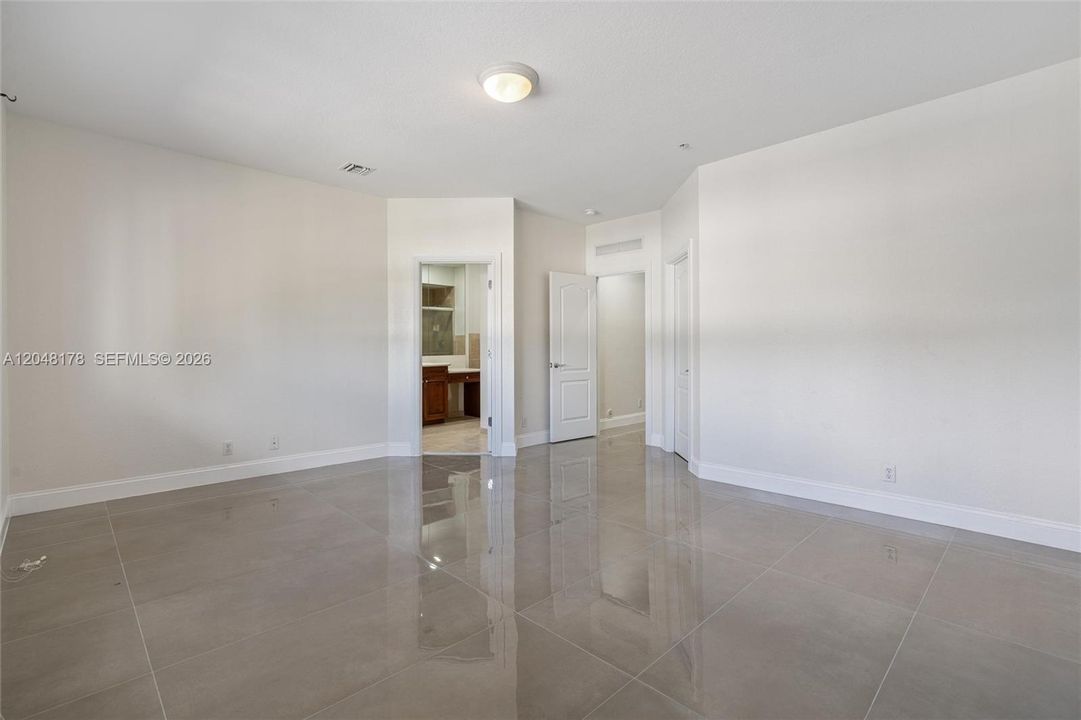 For Rent: $4,900 (3 beds, 3 baths, 2390 Square Feet)