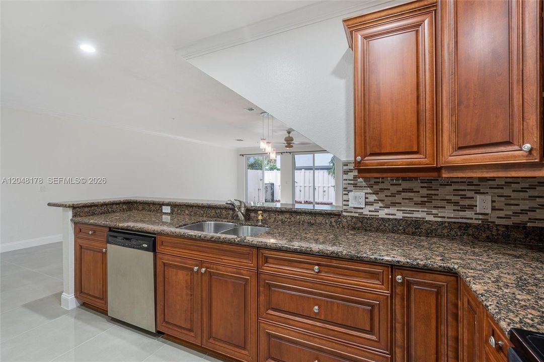 For Rent: $4,900 (3 beds, 3 baths, 2390 Square Feet)