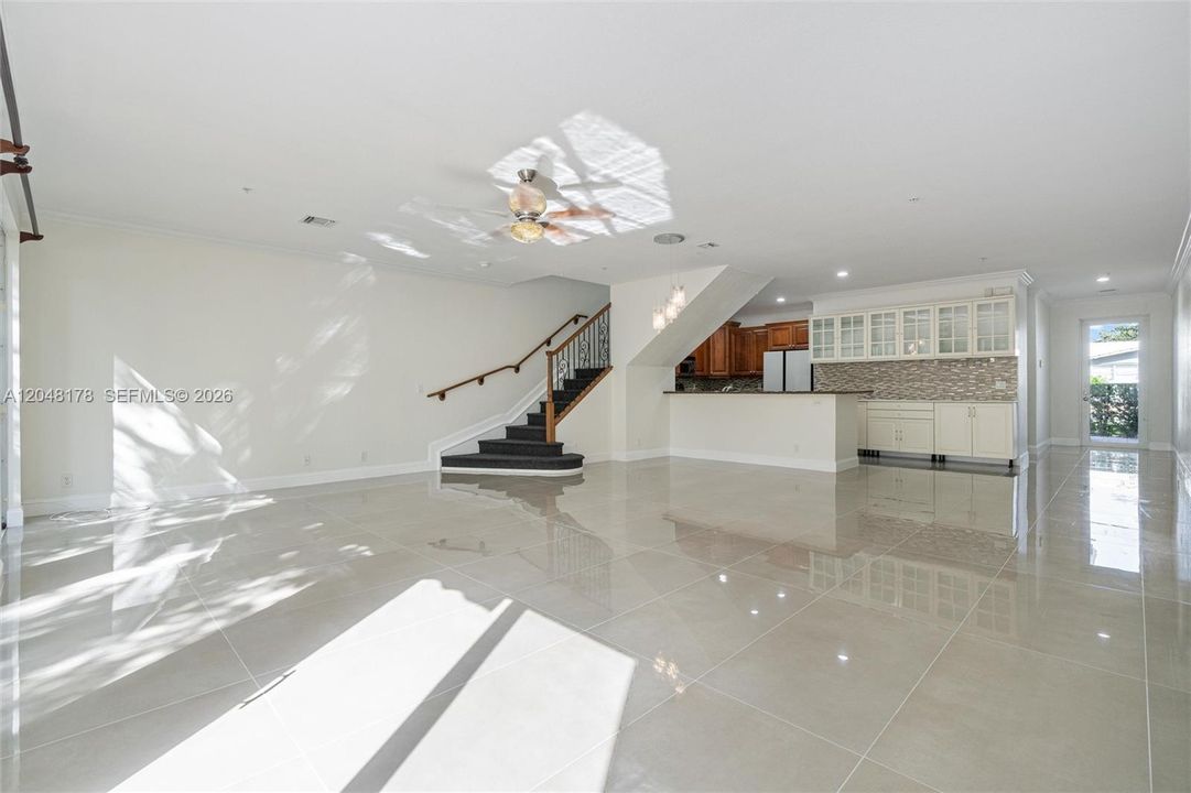 For Rent: $4,900 (3 beds, 3 baths, 2390 Square Feet)