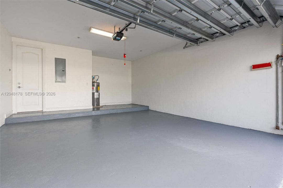 For Rent: $4,900 (3 beds, 3 baths, 2390 Square Feet)
