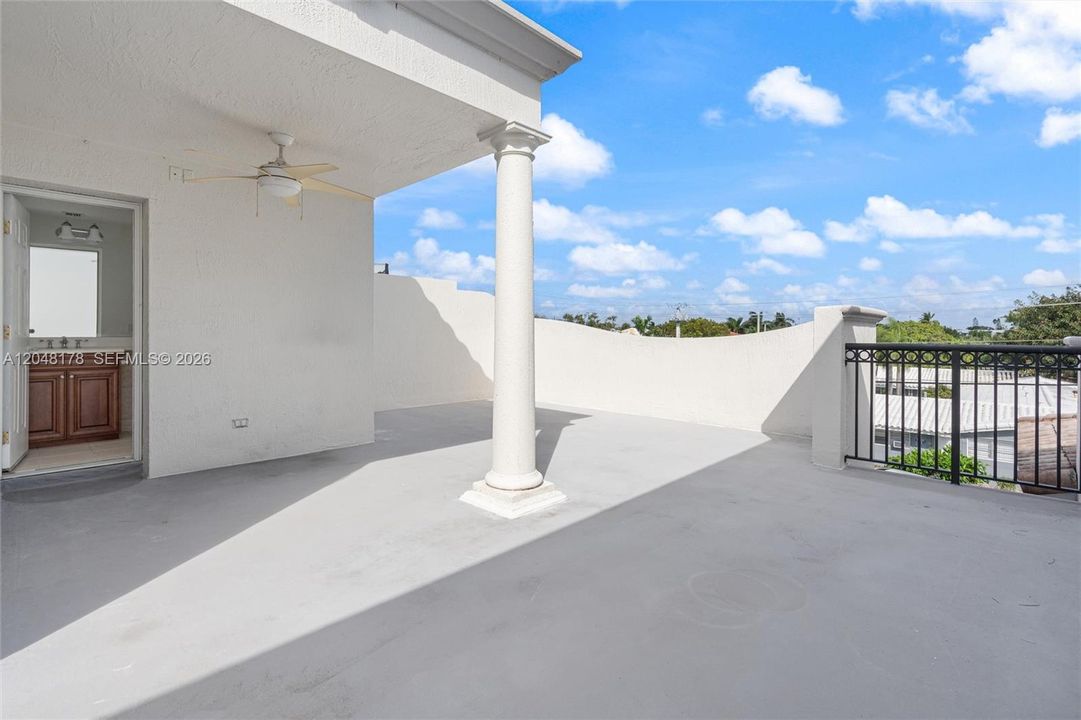 For Rent: $4,900 (3 beds, 3 baths, 2390 Square Feet)