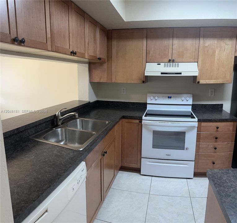 For Rent: $2,750 (3 beds, 2 baths, 1340 Square Feet)