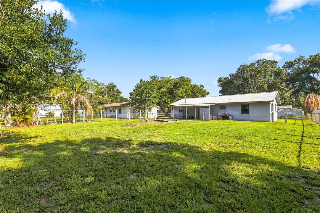 For Sale: $205,000 (3 beds, 1 baths, 1152 Square Feet)