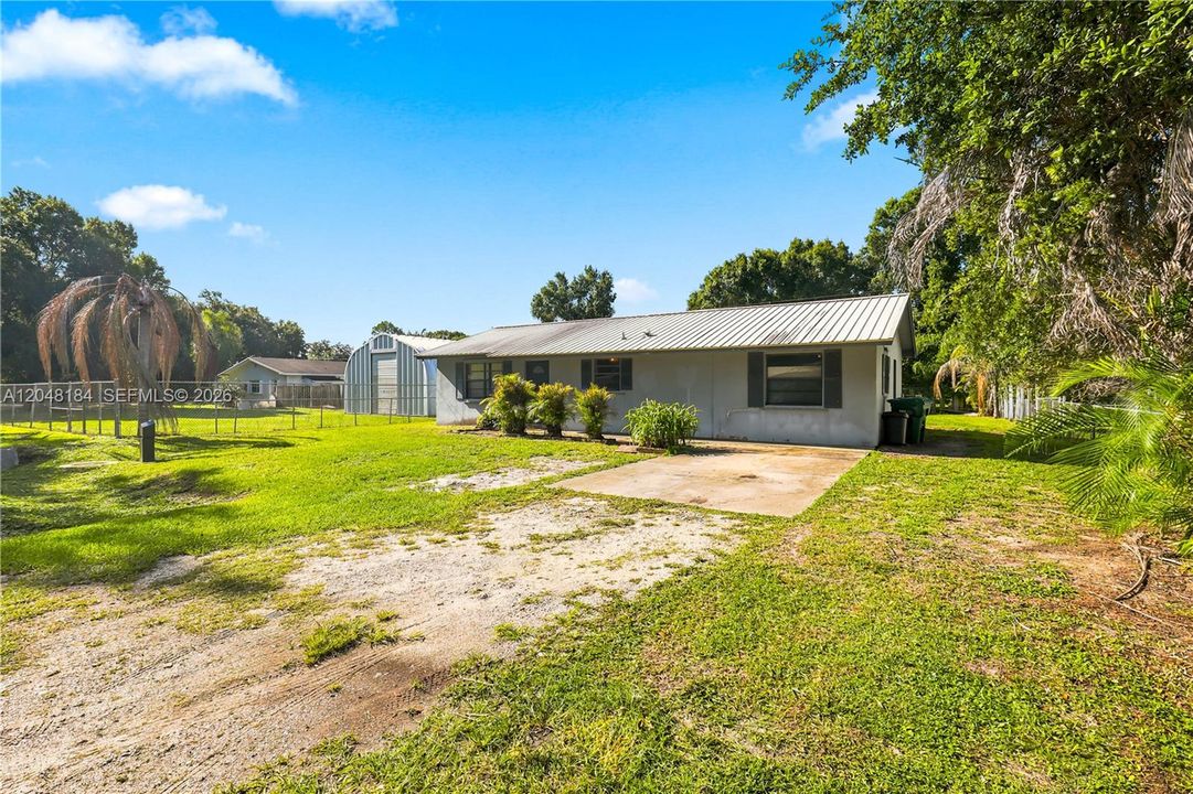 For Sale: $205,000 (3 beds, 1 baths, 1152 Square Feet)