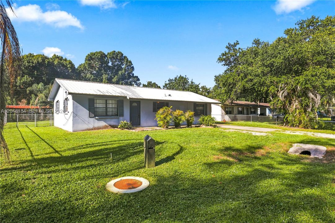 For Sale: $205,000 (3 beds, 1 baths, 1152 Square Feet)