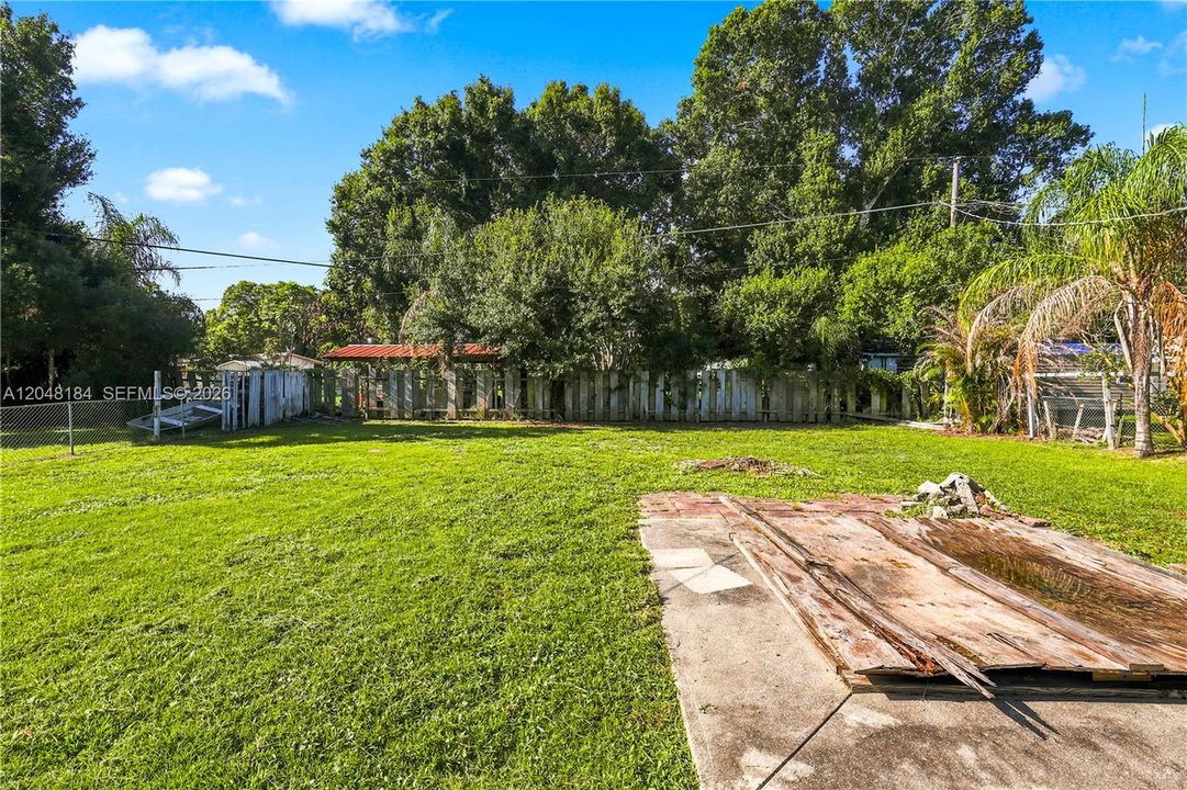 For Sale: $205,000 (3 beds, 1 baths, 1152 Square Feet)