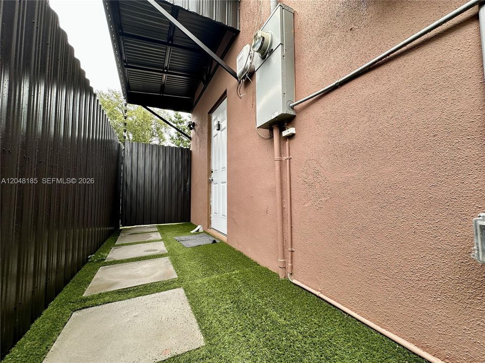 For Rent: $1,400 (0 beds, 1 baths, 0 Square Feet)