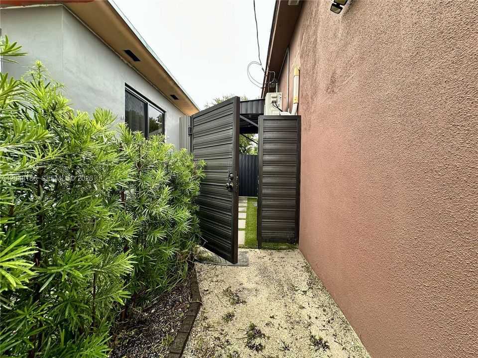 For Rent: $1,400 (0 beds, 1 baths, 0 Square Feet)