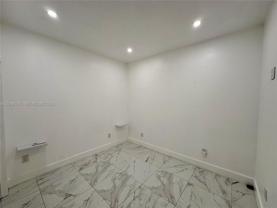 For Rent: $1,400 (0 beds, 1 baths, 0 Square Feet)