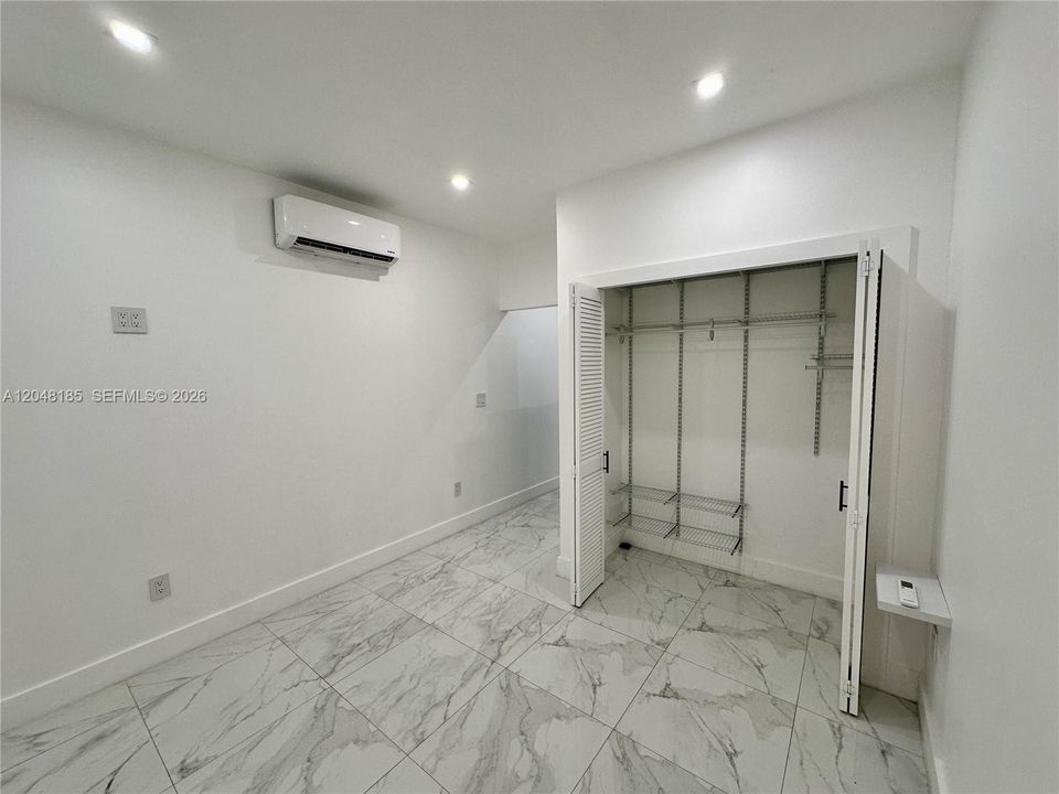 For Rent: $1,400 (0 beds, 1 baths, 0 Square Feet)
