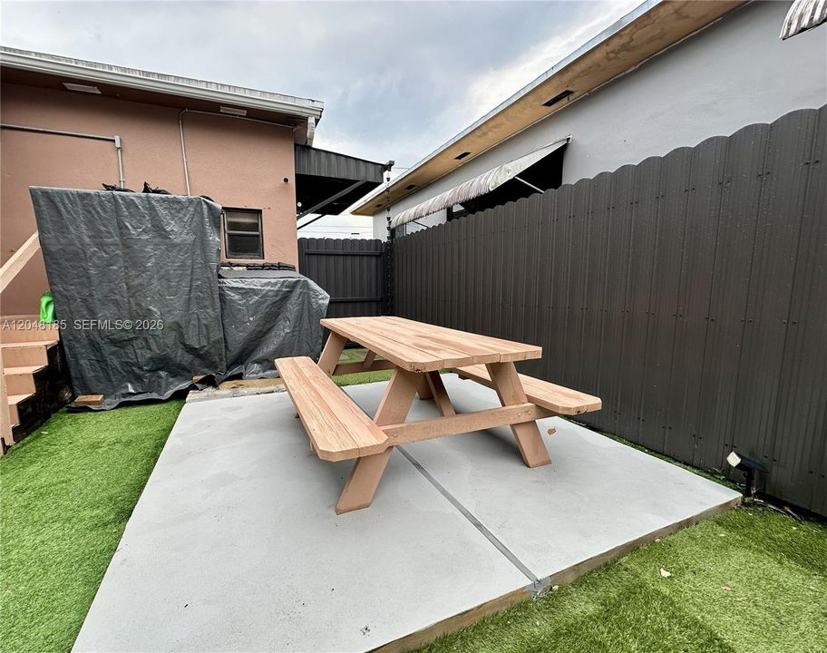 For Rent: $1,400 (0 beds, 1 baths, 0 Square Feet)
