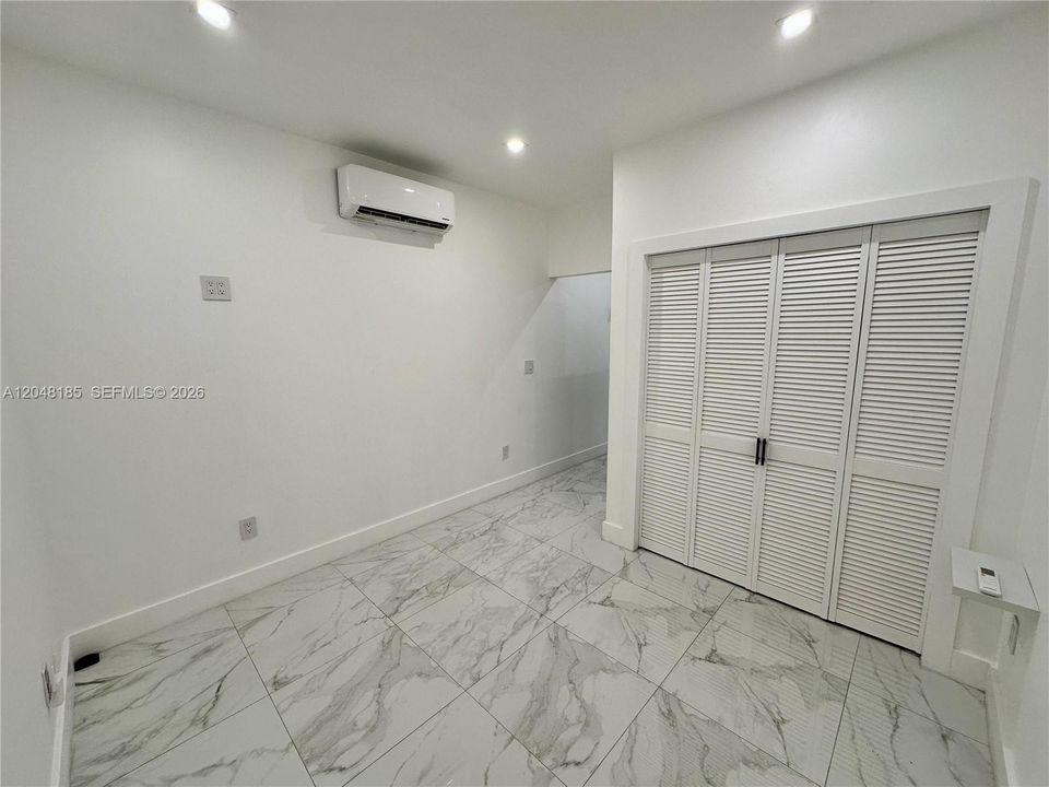 For Rent: $1,400 (0 beds, 1 baths, 0 Square Feet)