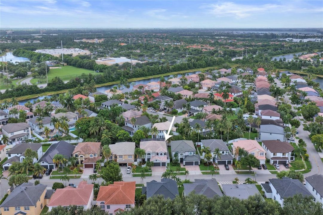En Venta: $995,000 (5 camas, 4 baños, 3901 Pies cuadrados)