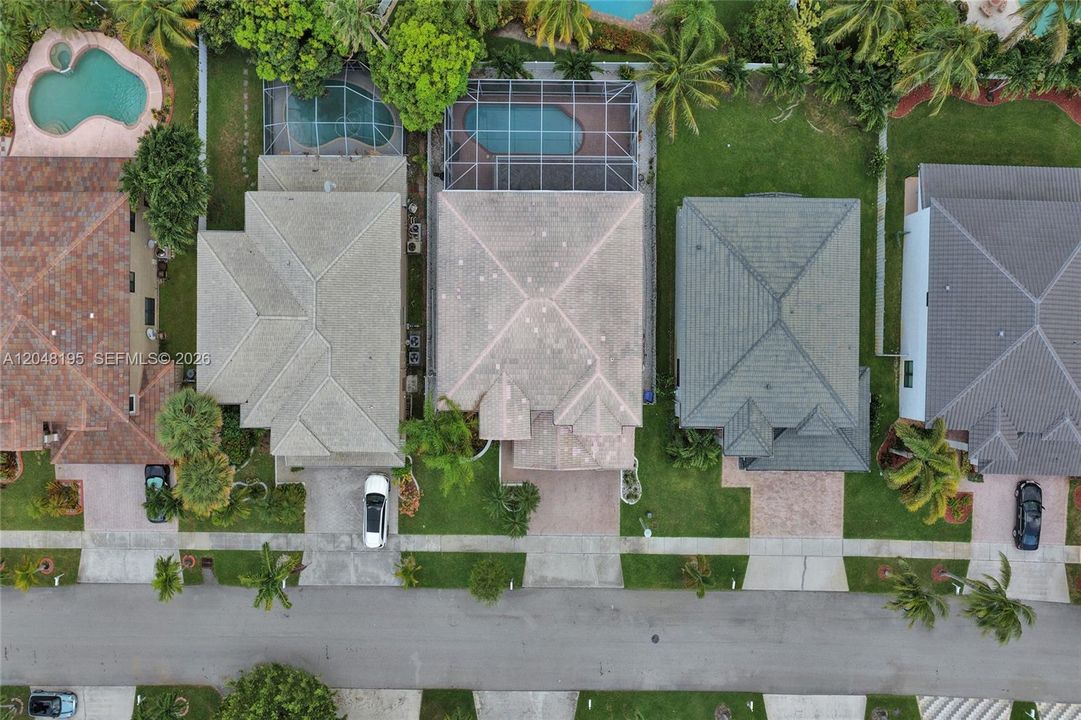 En Venta: $995,000 (5 camas, 4 baños, 3901 Pies cuadrados)