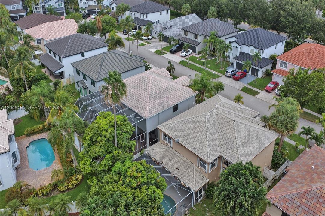 En Venta: $995,000 (5 camas, 4 baños, 3901 Pies cuadrados)
