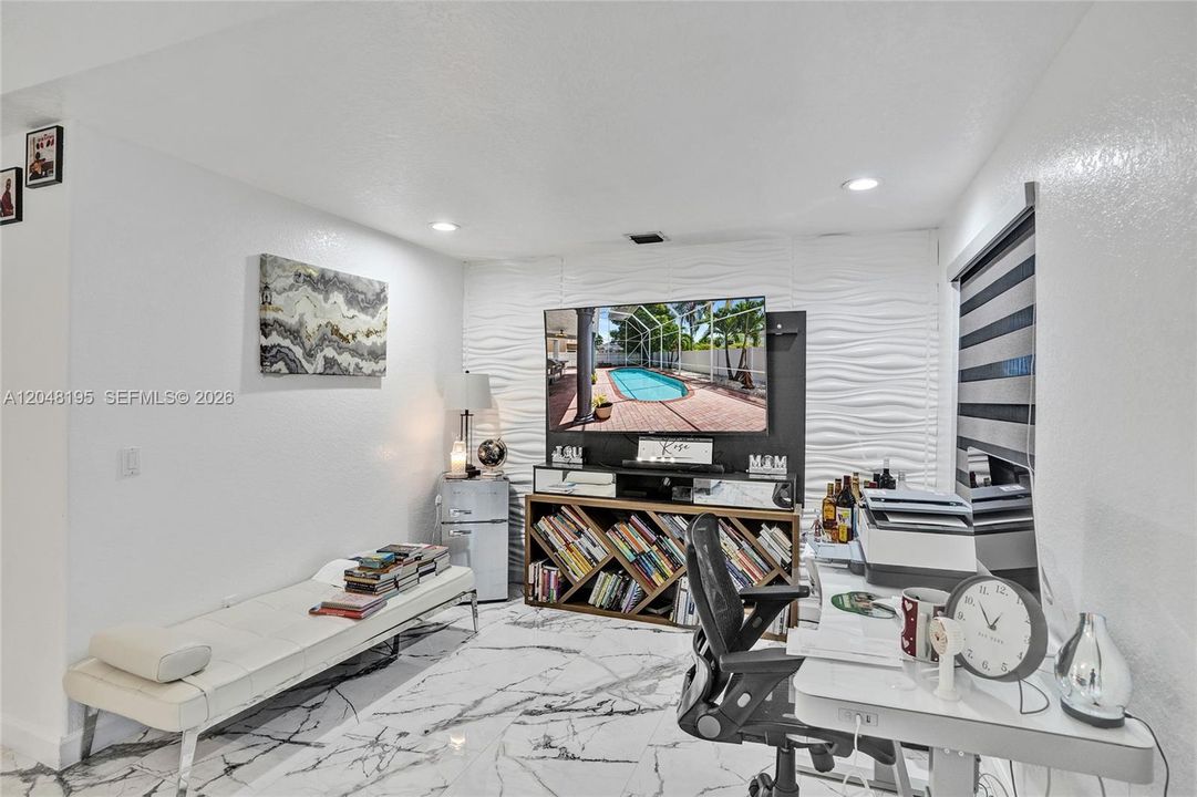 En Venta: $995,000 (5 camas, 4 baños, 3901 Pies cuadrados)
