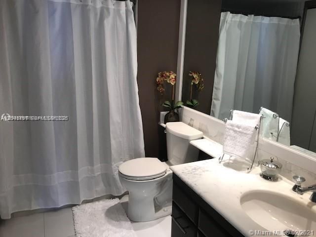 Activo con contrato: $4,500 (2 camas, 2 baños, 1677 Pies cuadrados)