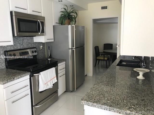 Activo con contrato: $4,500 (2 camas, 2 baños, 1677 Pies cuadrados)