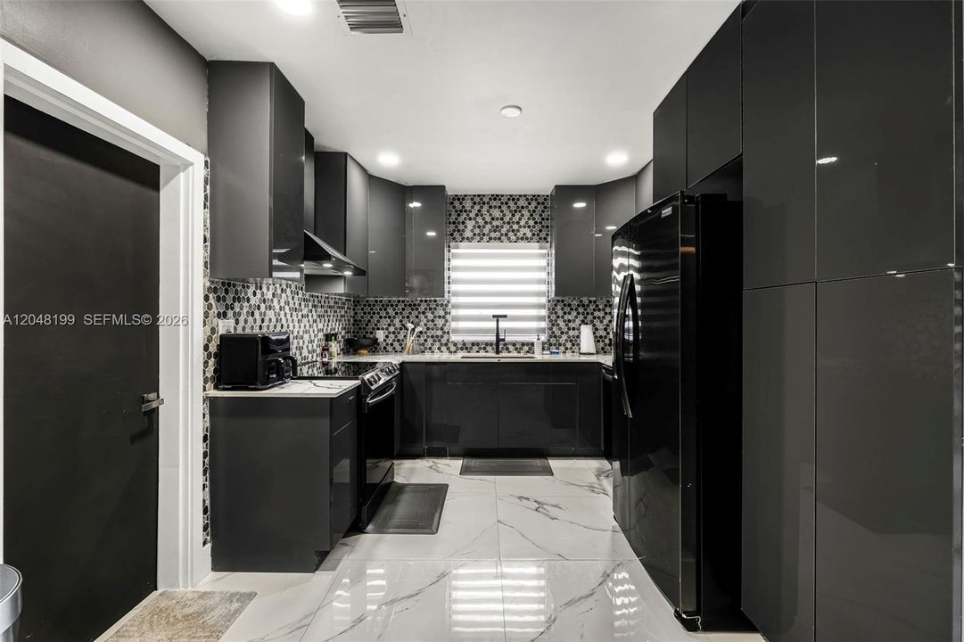 For Sale: $959,900 (3 beds, 3 baths, 1443 Square Feet)