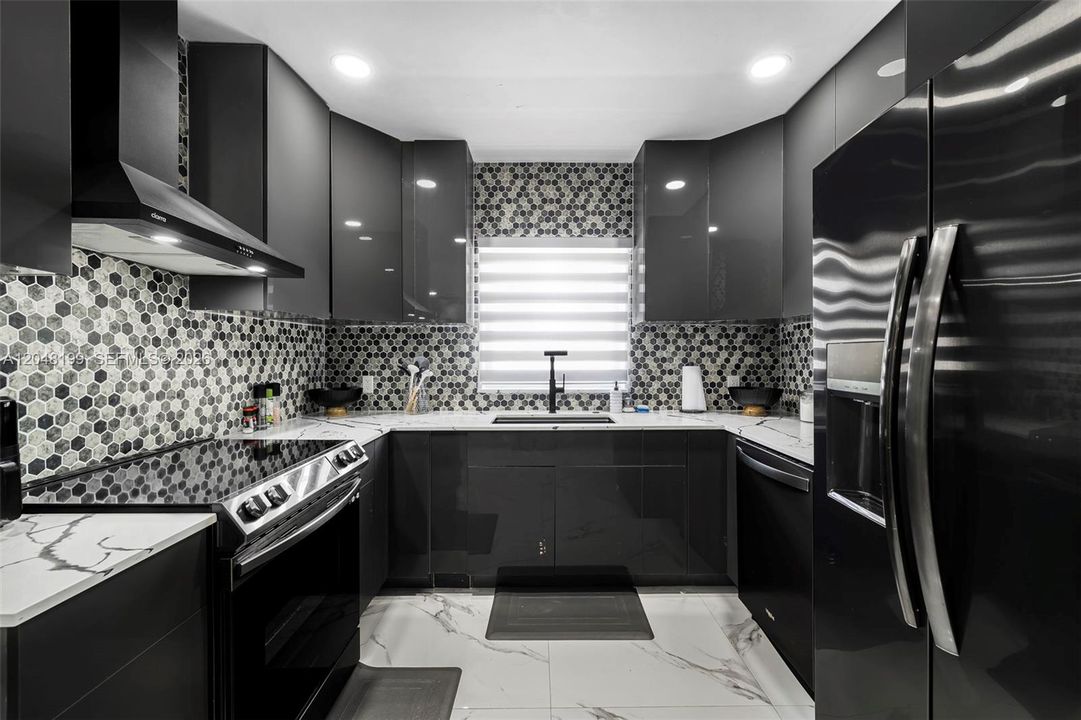 For Sale: $959,900 (3 beds, 3 baths, 1443 Square Feet)