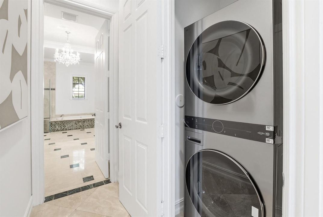 PRIMARY ROOM LAUNDRY