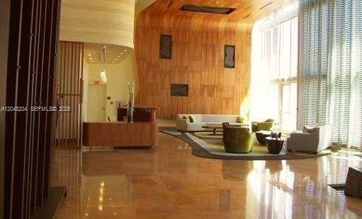 For Rent: $2,100 (0 beds, 1 baths, 443 Square Feet)