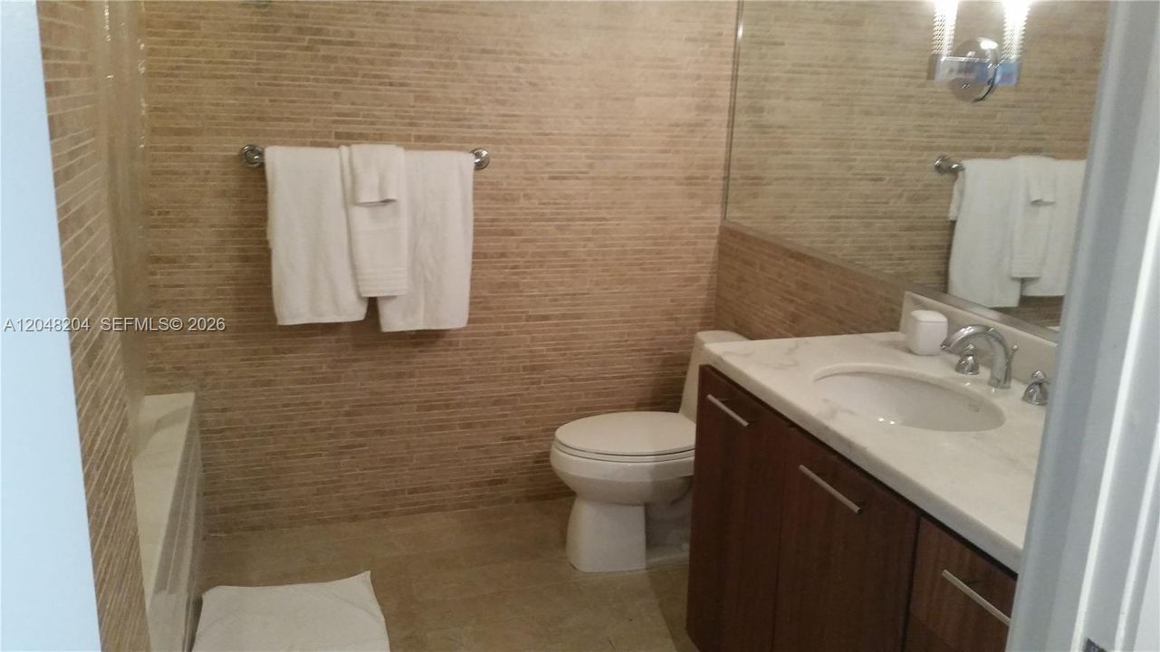 For Rent: $2,100 (0 beds, 1 baths, 443 Square Feet)