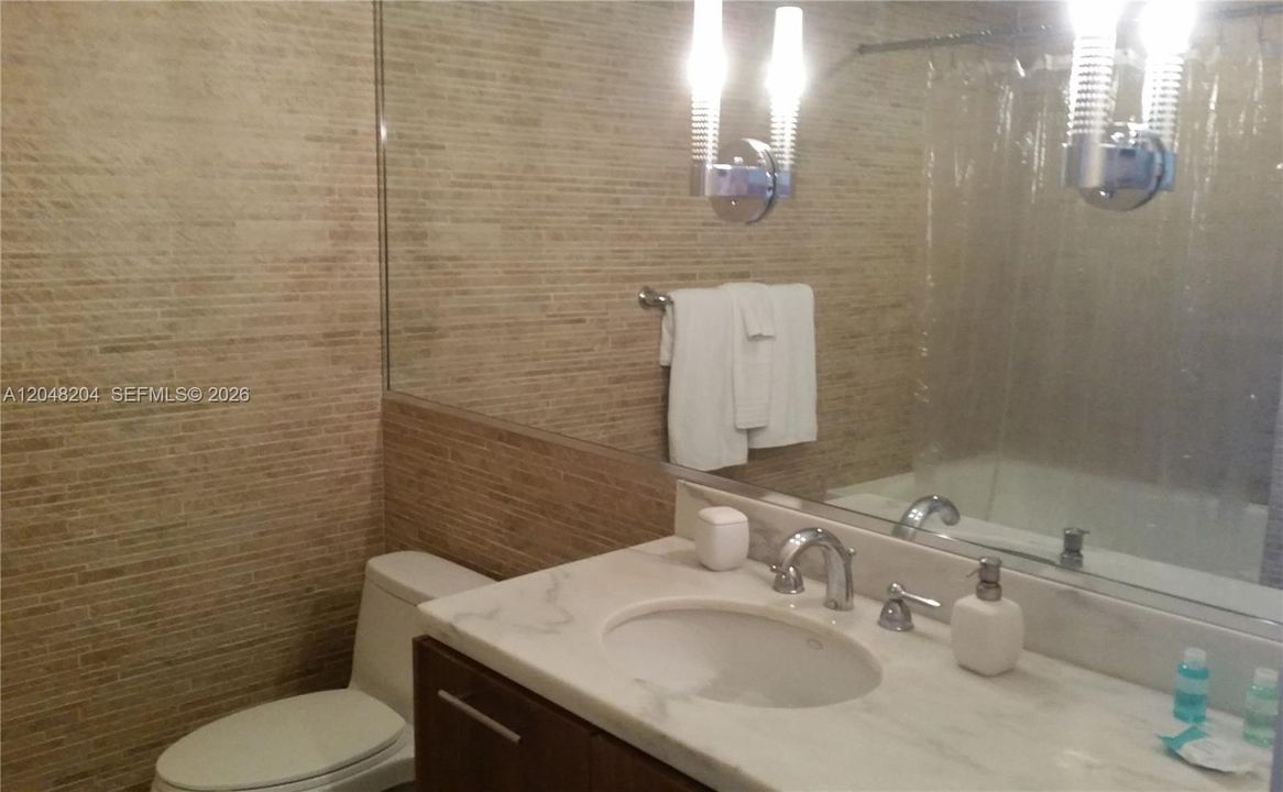 For Rent: $2,100 (0 beds, 1 baths, 443 Square Feet)