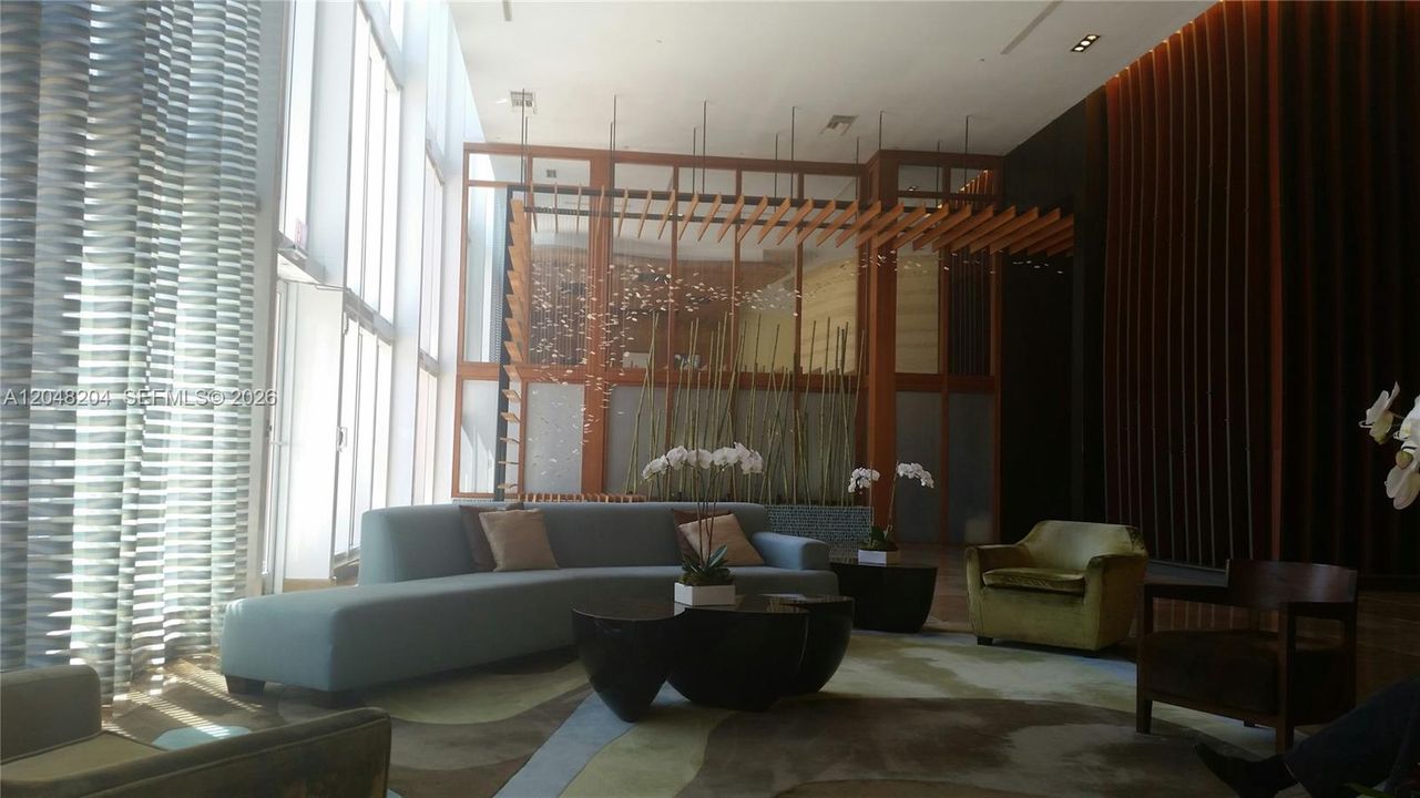 For Rent: $2,100 (0 beds, 1 baths, 443 Square Feet)