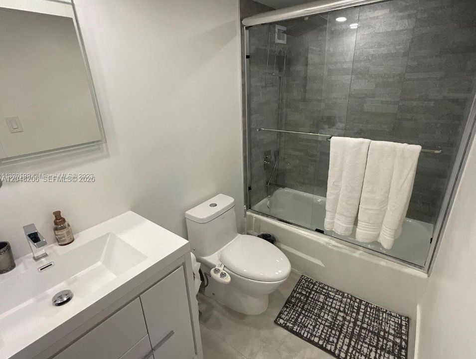 For Rent: $4,200 (2 beds, 2 baths, 1030 Square Feet)