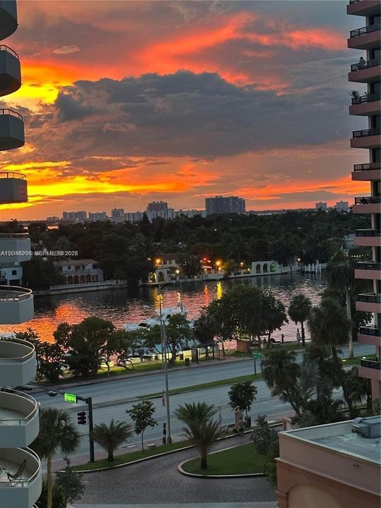 For Rent: $4,200 (2 beds, 2 baths, 1030 Square Feet)