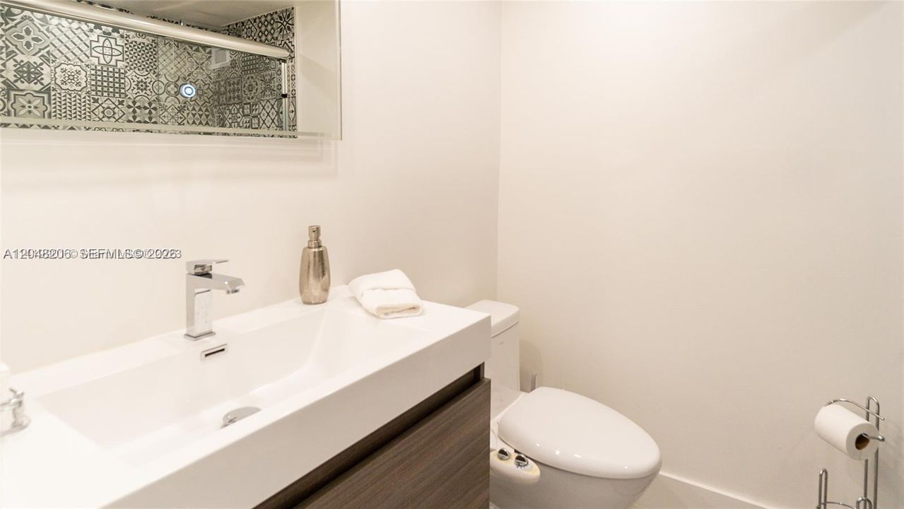For Rent: $4,200 (2 beds, 2 baths, 1030 Square Feet)