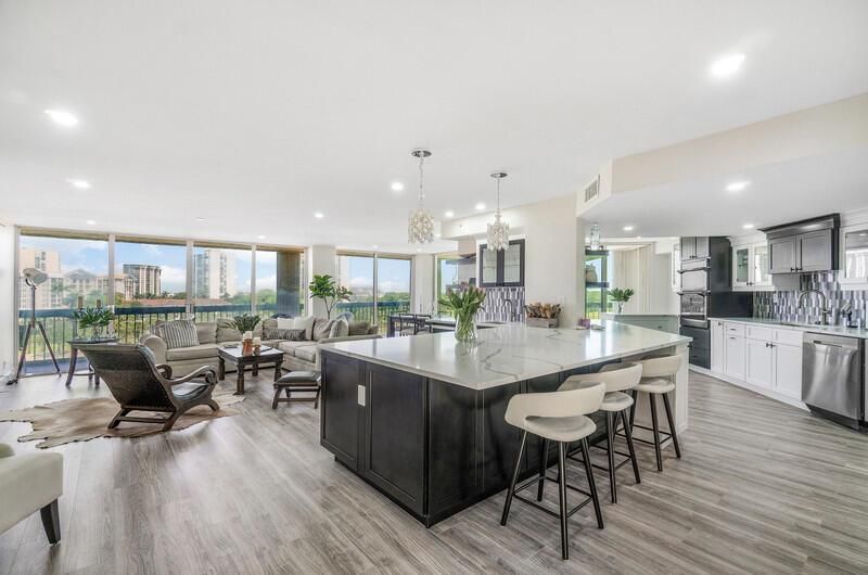 LIVING/DINING